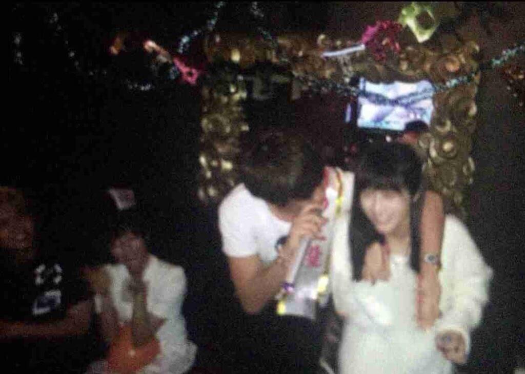 NEWS小山と飲酒強要させた未成年の写真