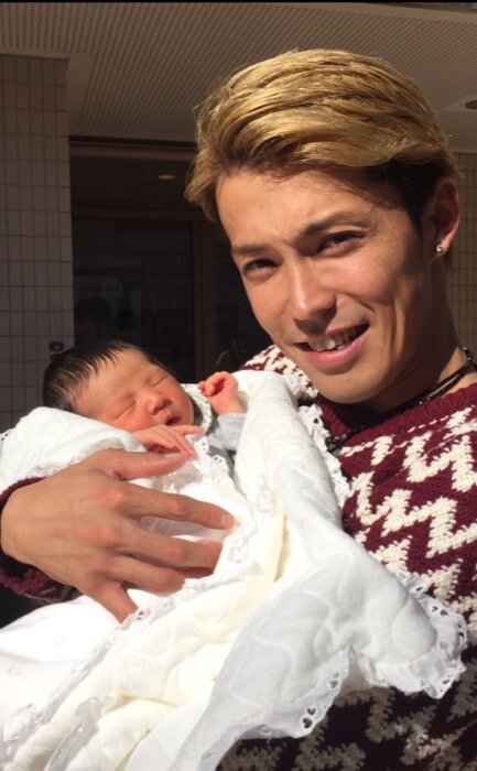 清水良太郎と娘の画像