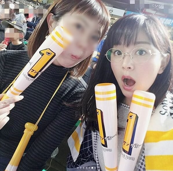 ホークス戦を観戦する石橋杏奈さん