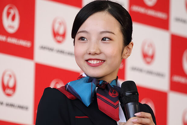 本田真凜のJAL制服